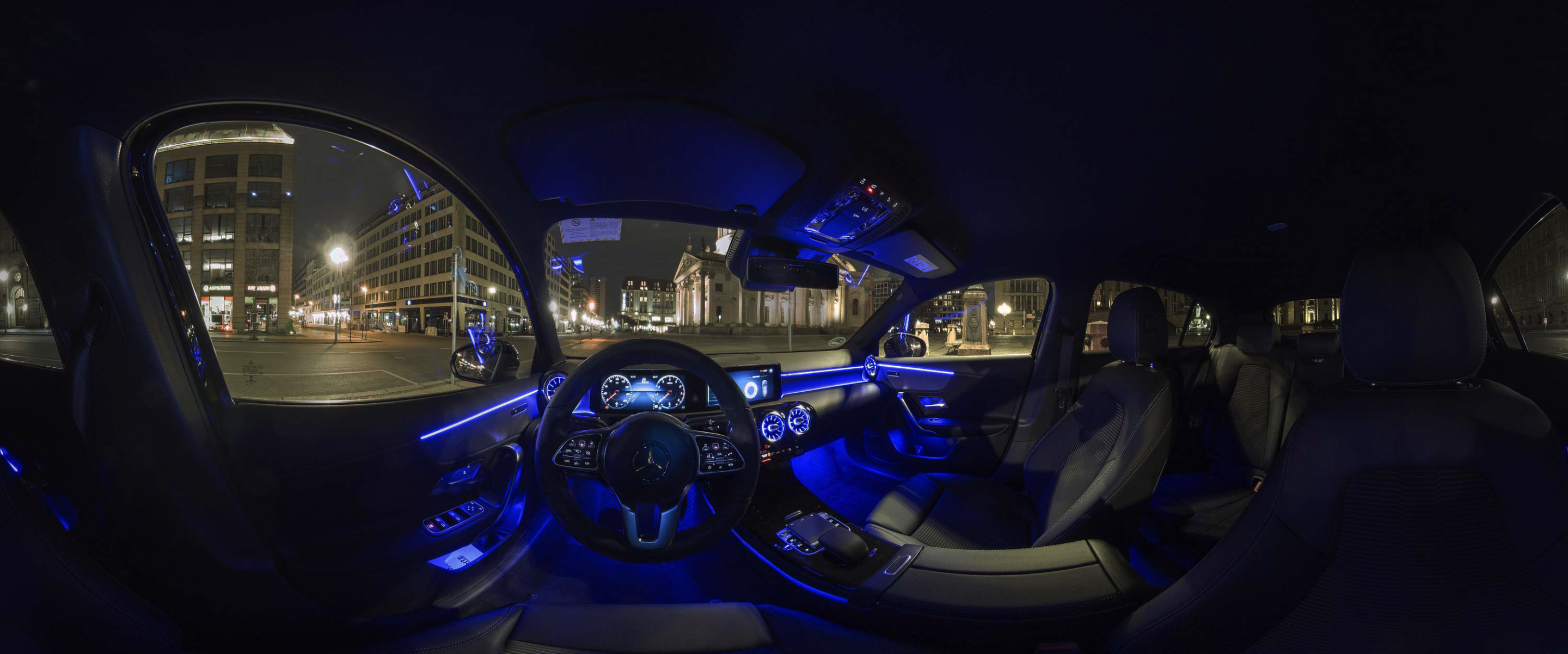 360 Grad Ansicht auf die Innenansicht eines Autos